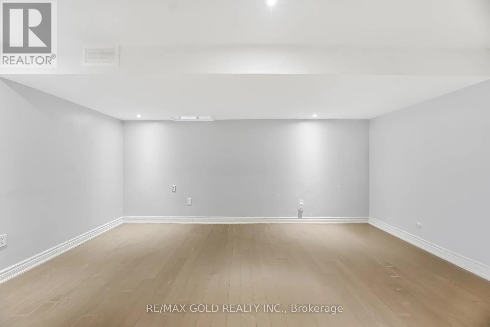 152 Father Tobin Road, Brampton (Sandringham-Wellington), Ontario  L6R 0E3 - Photo 28 - W12929510