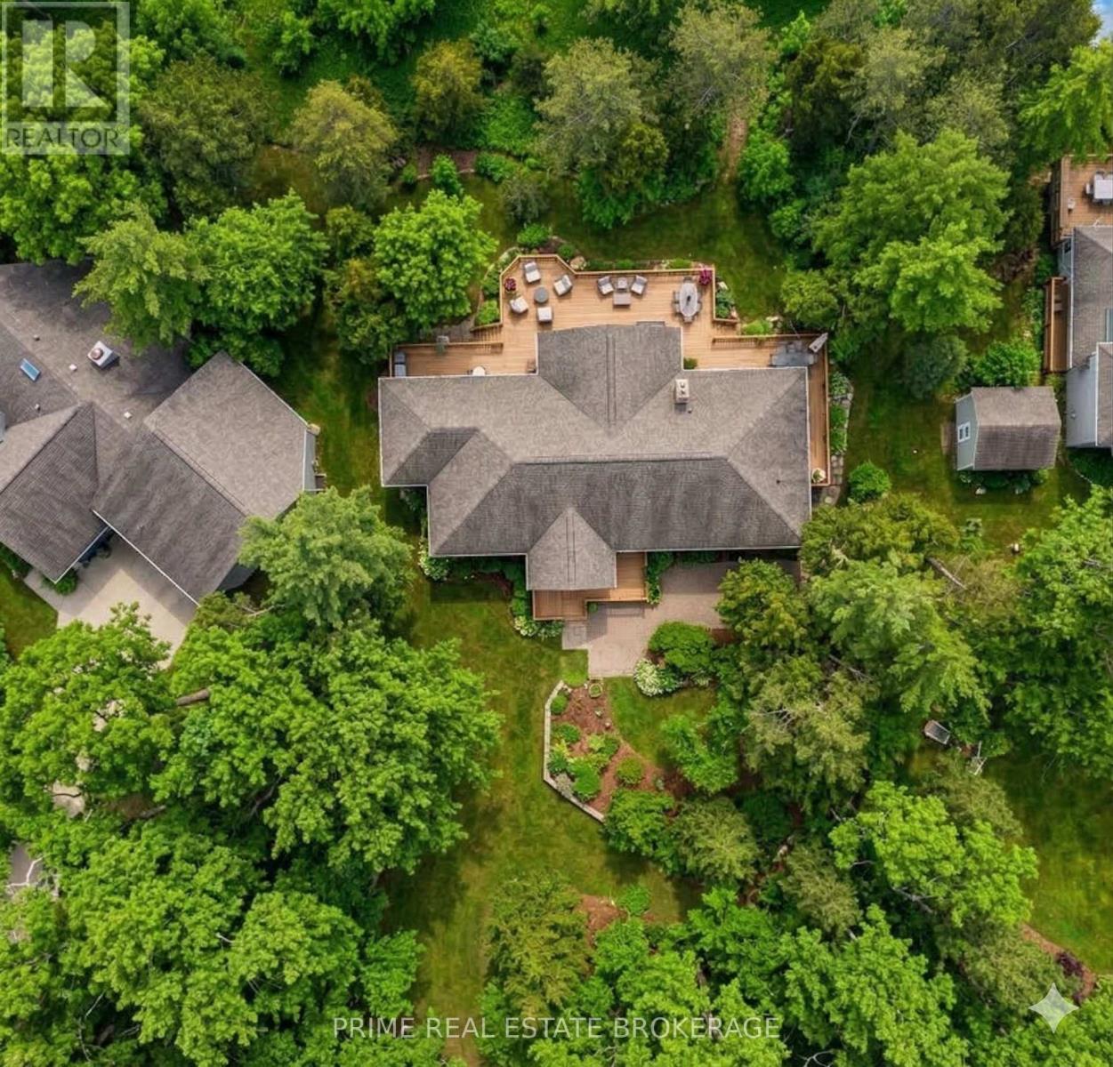 9856 Huron Place, Lambton Shores, Ontario  N0M 1T0 - Photo 43 - X12849344