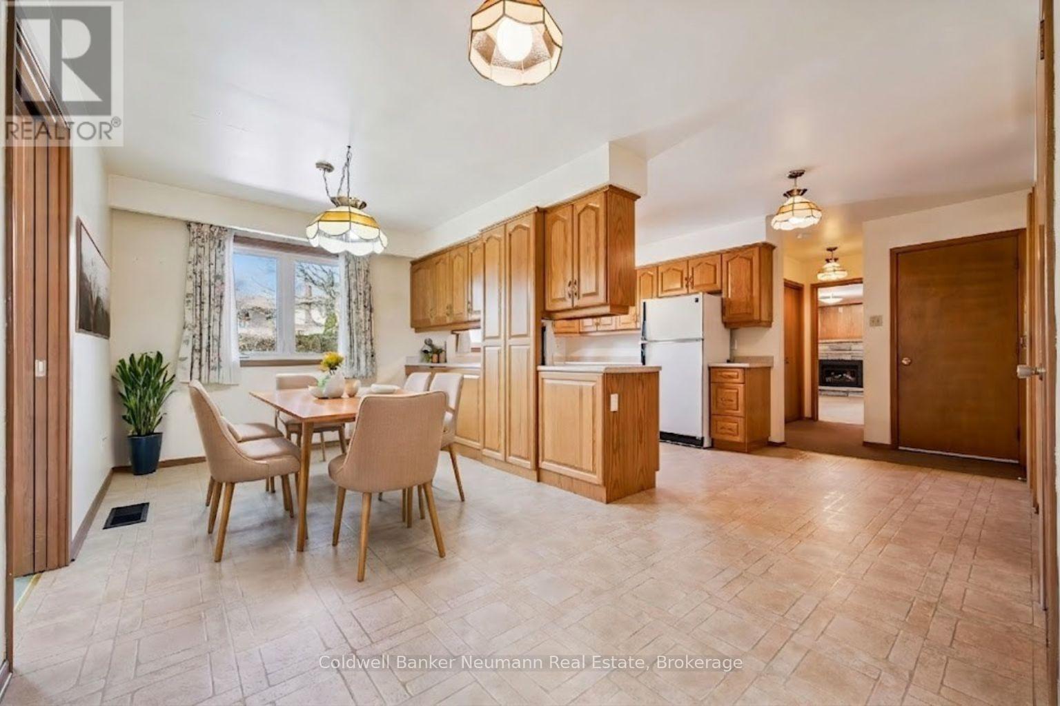 18 Carmine Place, Guelph, Ontario  N1E 3V1 - Photo 10 - X12934736