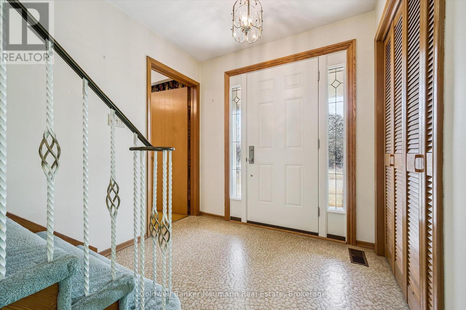 18 Carmine Place, Guelph, Ontario  N1E 3V1 - Photo 4 - X12934736