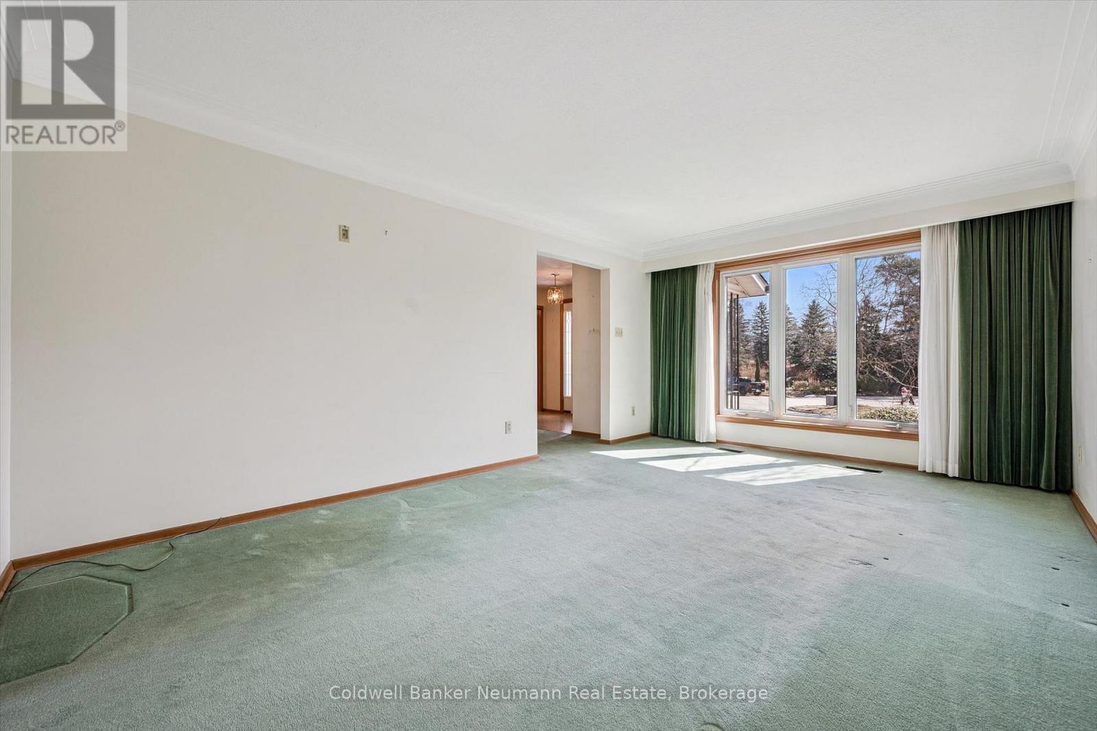 18 Carmine Place, Guelph, Ontario  N1E 3V1 - Photo 5 - X12934736