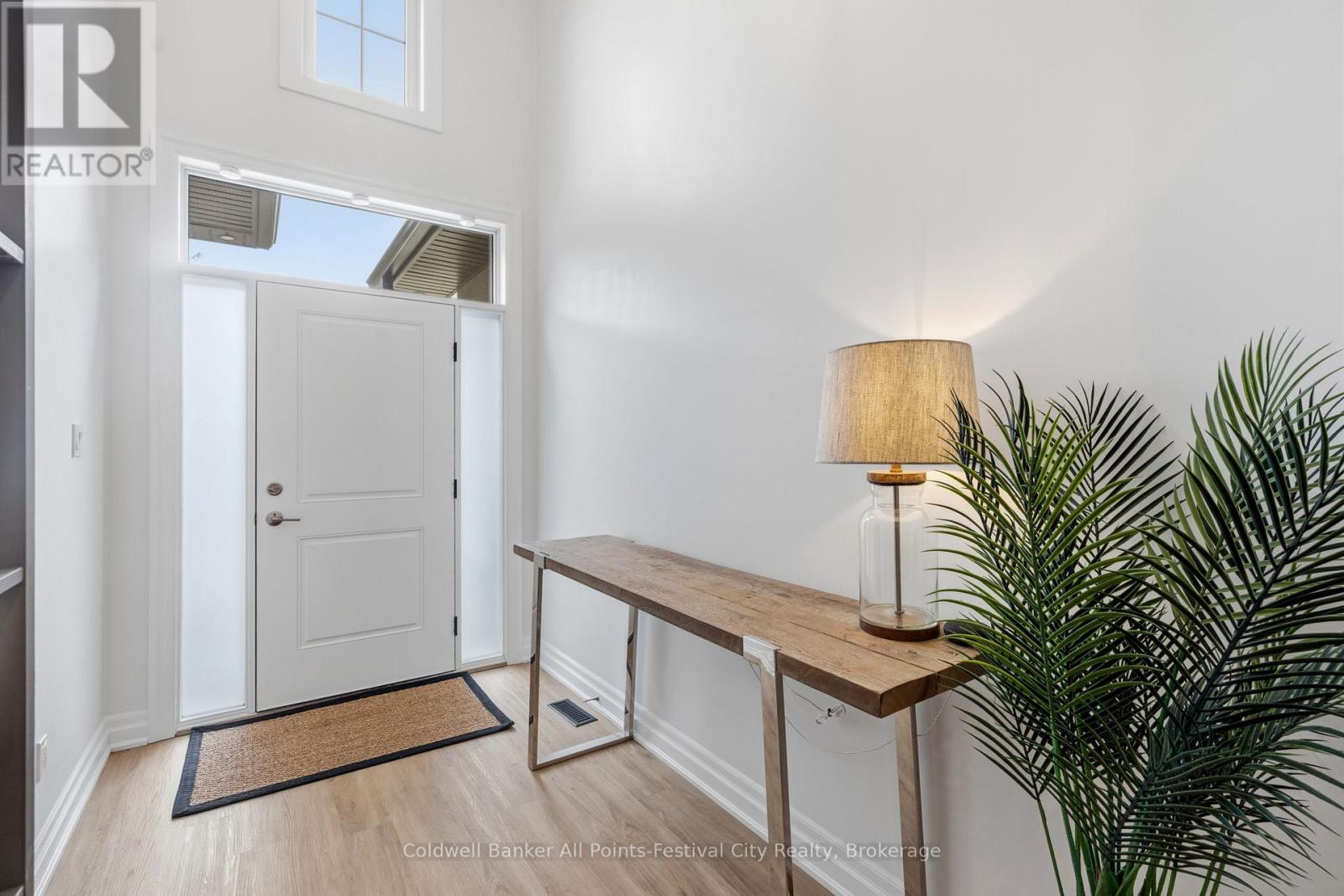 Unit #6 - 9861 Glendon Drive, Middlesex Centre, Ontario  N0L 1R0 - Photo 10 - X12934856