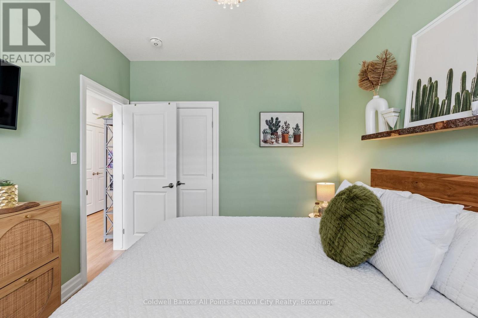 Unit #6 - 9861 Glendon Drive, Middlesex Centre, Ontario  N0L 1R0 - Photo 13 - X12934856