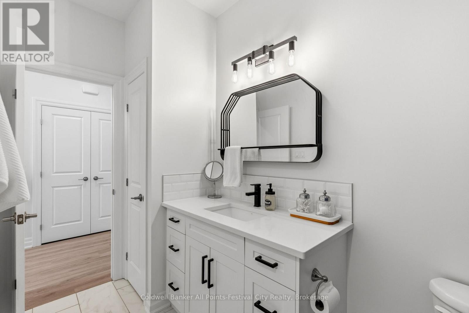 Unit #6 - 9861 Glendon Drive, Middlesex Centre, Ontario  N0L 1R0 - Photo 15 - X12934856