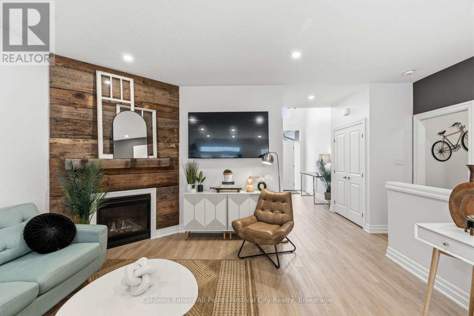 Unit #6 - 9861 Glendon Drive, Middlesex Centre, Ontario  N0L 1R0 - Photo 21 - X12934856