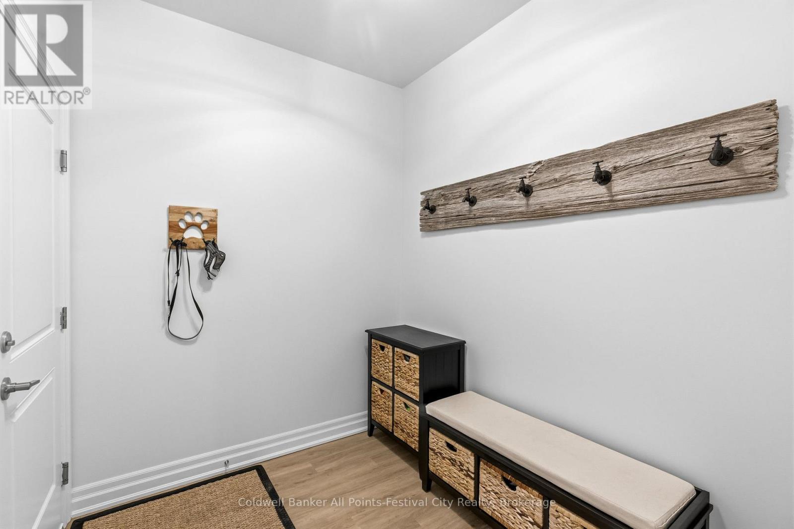 Unit #6 - 9861 Glendon Drive, Middlesex Centre, Ontario  N0L 1R0 - Photo 34 - X12934856