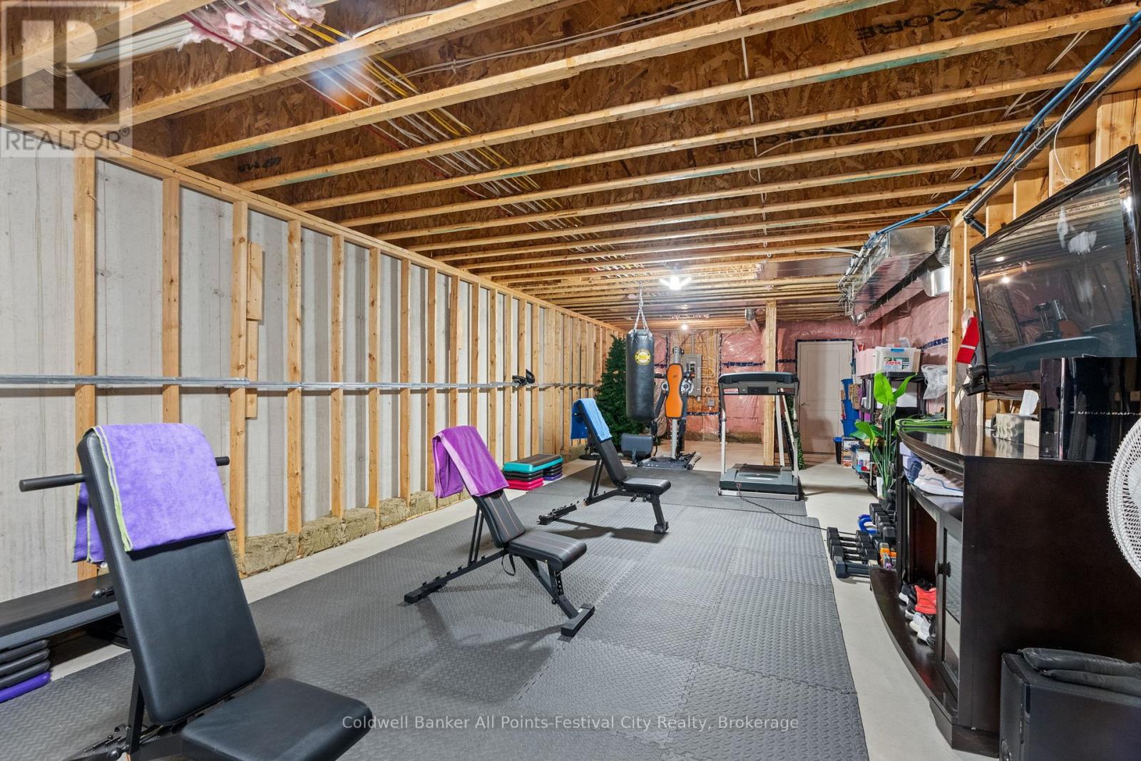 Unit #6 - 9861 Glendon Drive, Middlesex Centre, Ontario  N0L 1R0 - Photo 37 - X12934856