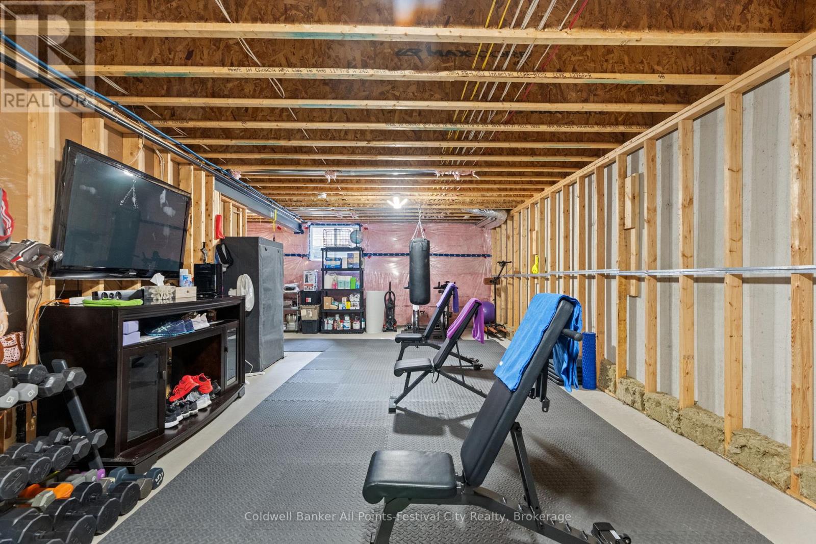 Unit #6 - 9861 Glendon Drive, Middlesex Centre, Ontario  N0L 1R0 - Photo 39 - X12934856