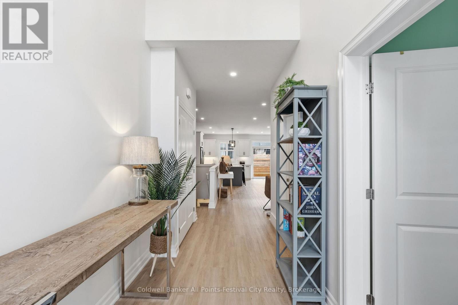 Unit #6 - 9861 Glendon Drive, Middlesex Centre, Ontario  N0L 1R0 - Photo 9 - X12934856