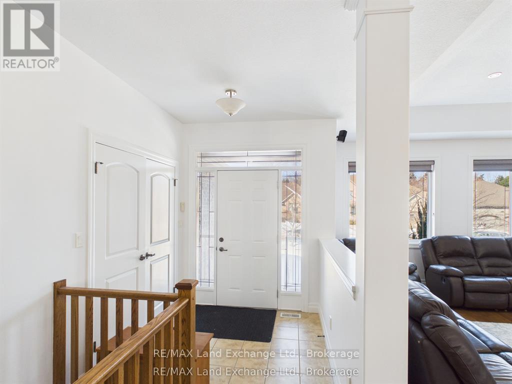 231 Park Street, Kincardine, Ontario  N2Z 0A5 - Photo 2 - X12934932