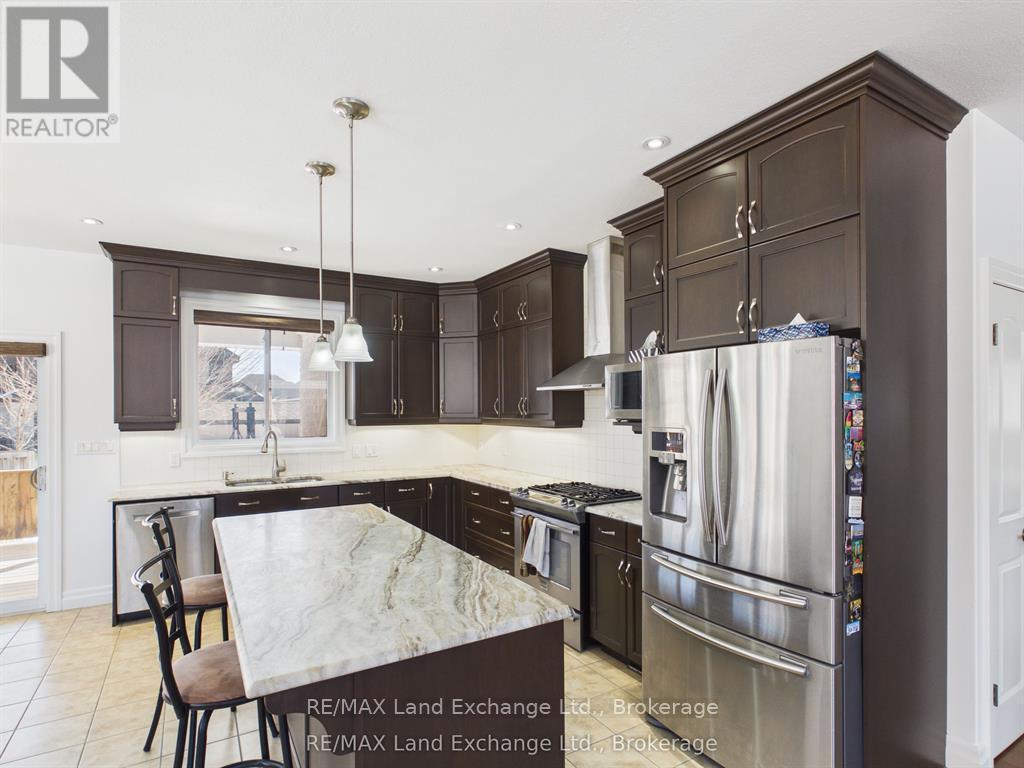 231 Park Street, Kincardine, Ontario  N2Z 0A5 - Photo 5 - X12934932