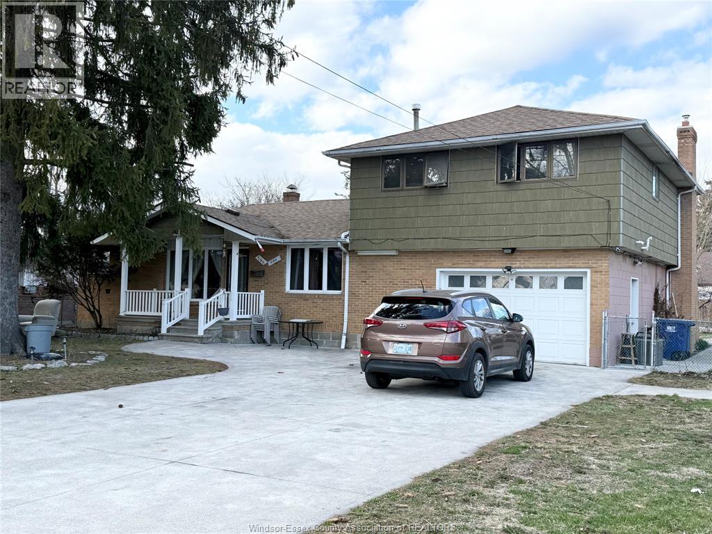 MLS# 26006505: 564 WALLACE, Windsor, Canada