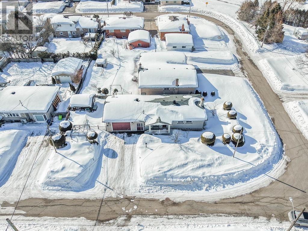 261 Kingsford Rd, Sault Ste. Marie, Ontario  P6C 2V9 - Photo 4 - SM260564