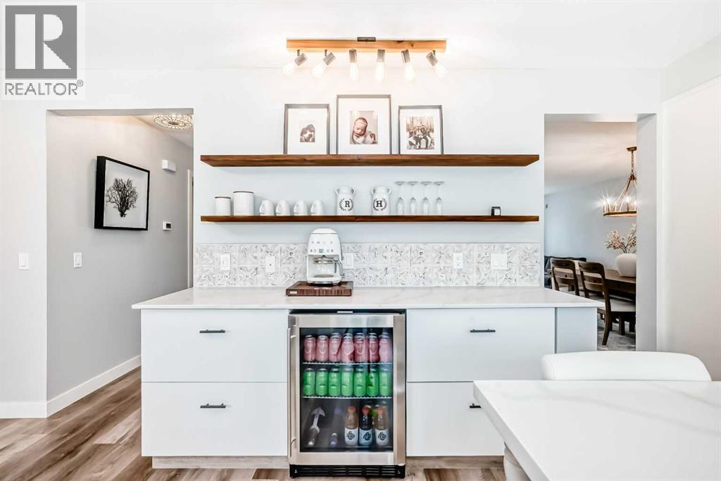 47 Canterbury Court Sw, Calgary, Alberta  T2W 6C2 - Photo 7 - A2294234