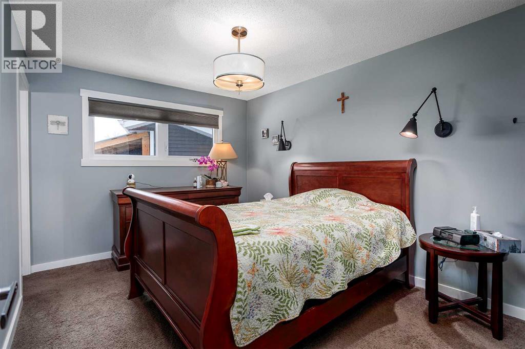 4505 66 Streetclose, Camrose, Alberta  T4V 2T1 - Photo 11 - A2294915