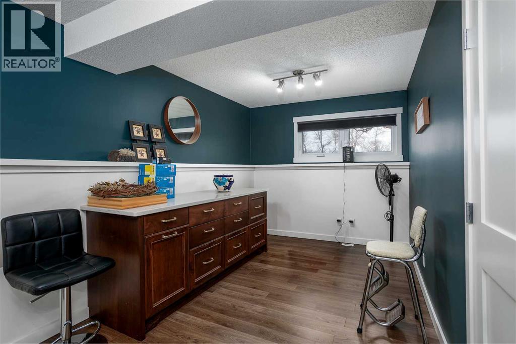 4505 66 Streetclose, Camrose, Alberta  T4V 2T1 - Photo 14 - A2294915