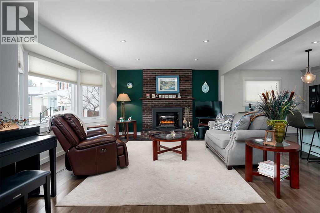 4505 66 Streetclose, Camrose, Alberta  T4V 2T1 - Photo 3 - A2294915