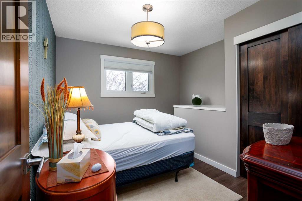 4505 66 Streetclose, Camrose, Alberta  T4V 2T1 - Photo 7 - A2294915