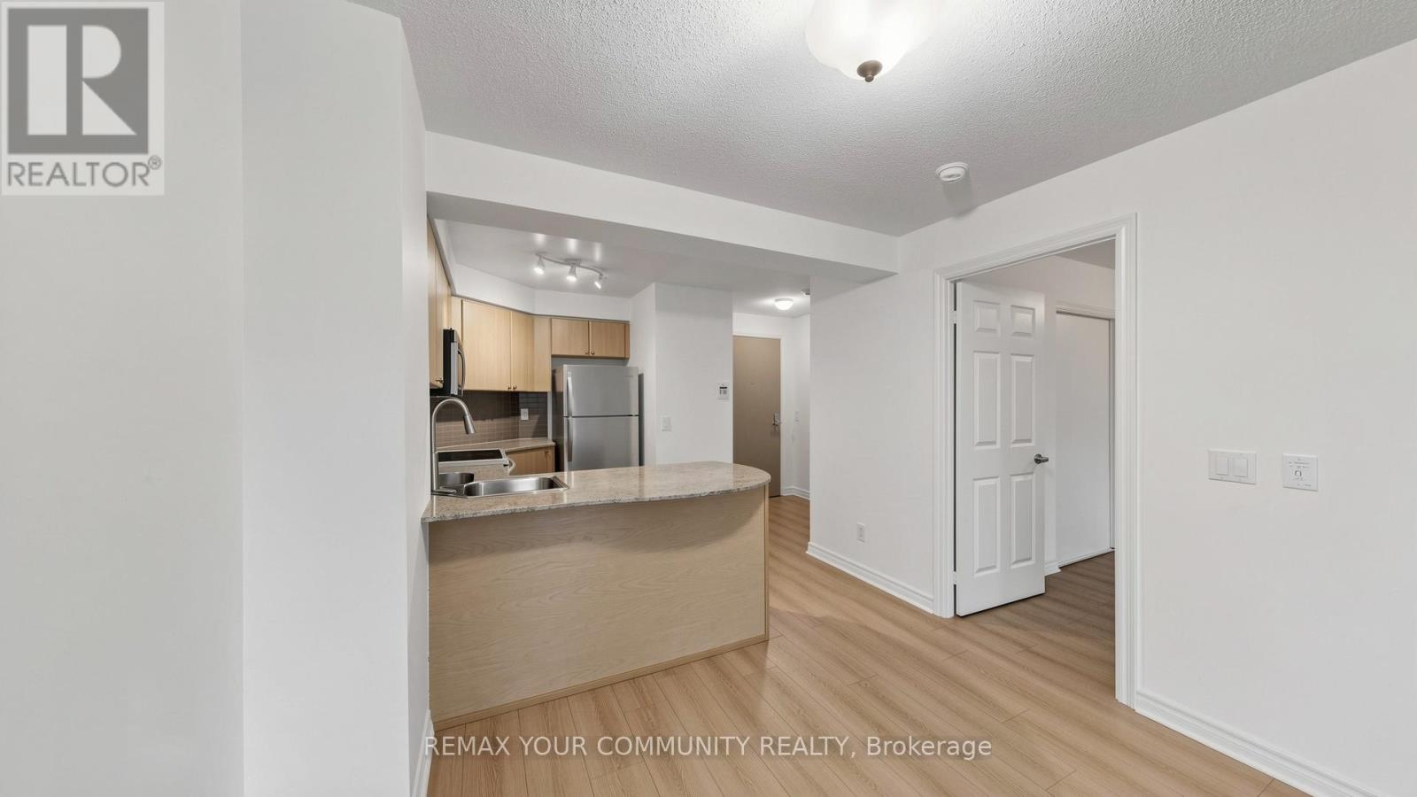 2701 - 763 Bay Street, Toronto, Ontario  M5G 2R3 - Photo 10 - C12934778