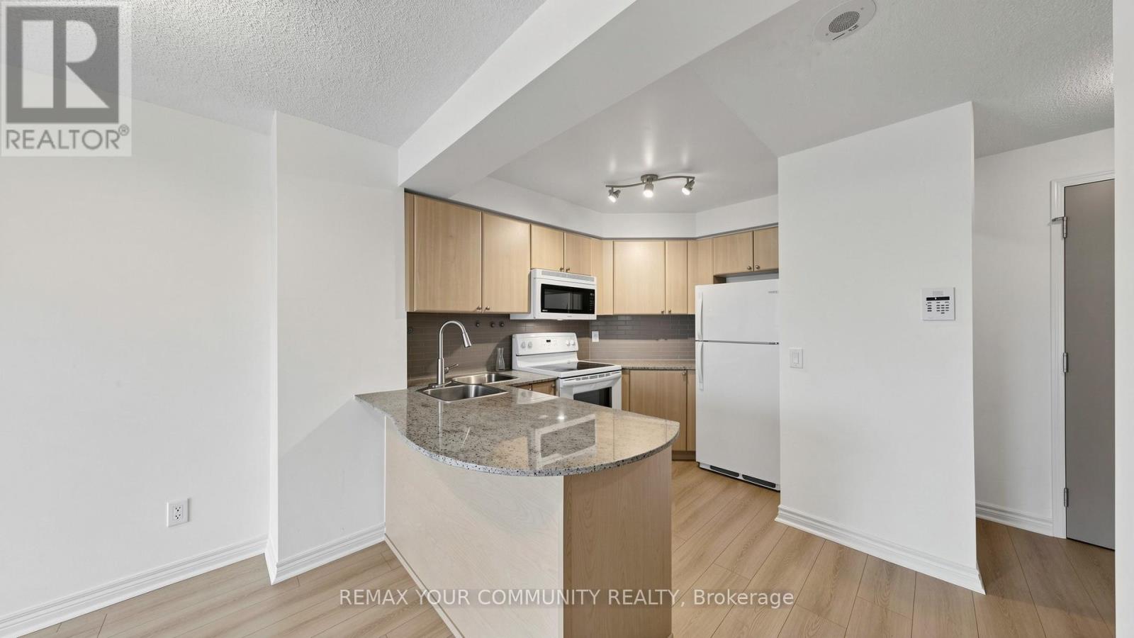 2701 - 763 Bay Street, Toronto, Ontario  M5G 2R3 - Photo 11 - C12934778