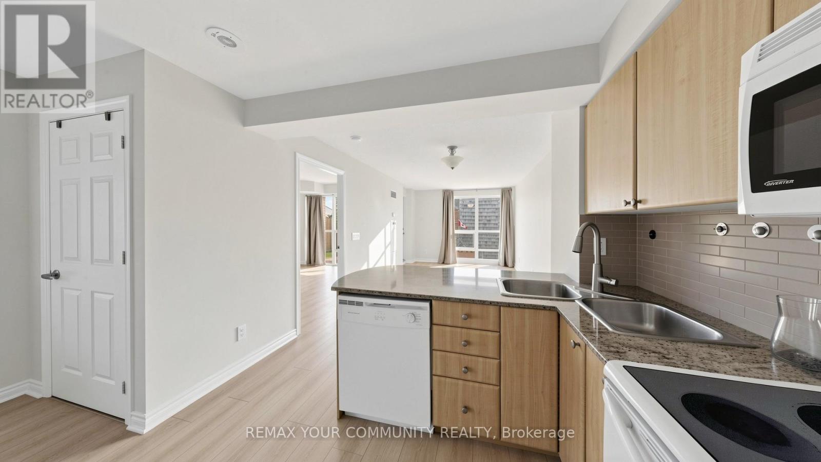 2701 - 763 Bay Street, Toronto, Ontario  M5G 2R3 - Photo 12 - C12934778