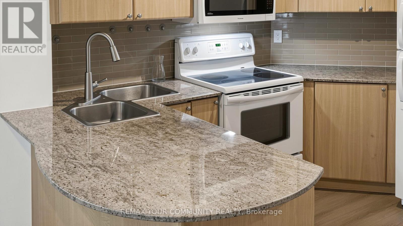 2701 - 763 Bay Street, Toronto, Ontario  M5G 2R3 - Photo 15 - C12934778