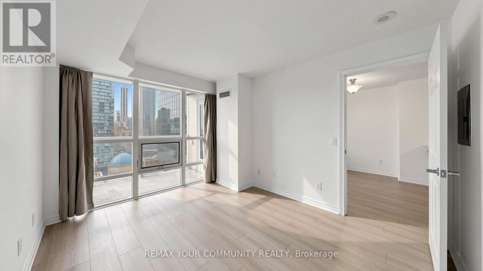 2701 - 763 Bay Street, Toronto, Ontario  M5G 2R3 - Photo 18 - C12934778