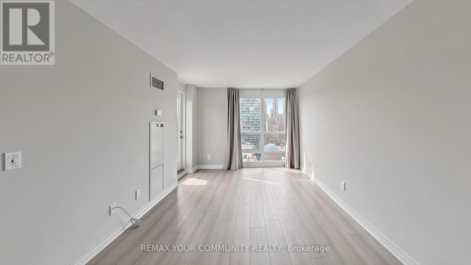 2701 - 763 Bay Street, Toronto, Ontario  M5G 2R3 - Photo 5 - C12934778