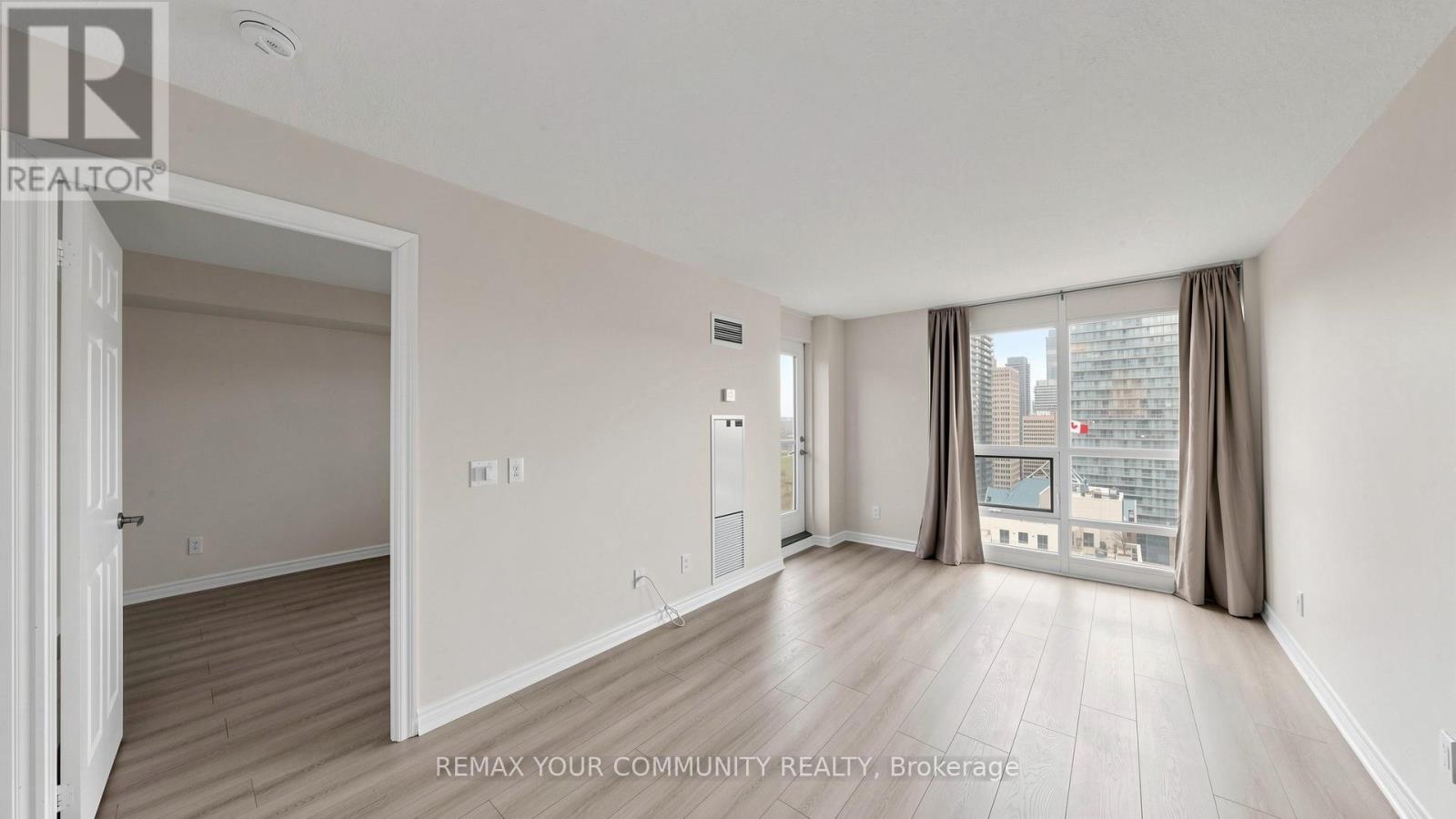 2701 - 763 Bay Street, Toronto, Ontario  M5G 2R3 - Photo 7 - C12934778