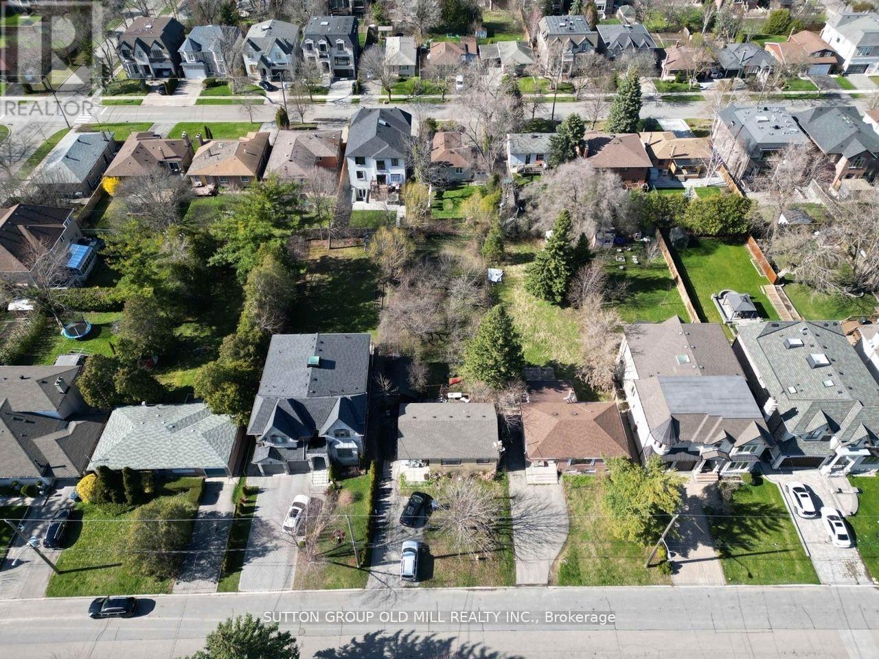 96 Caines Avenue, Toronto, Ontario  M2R 2L3 - Photo 4 - C12934854