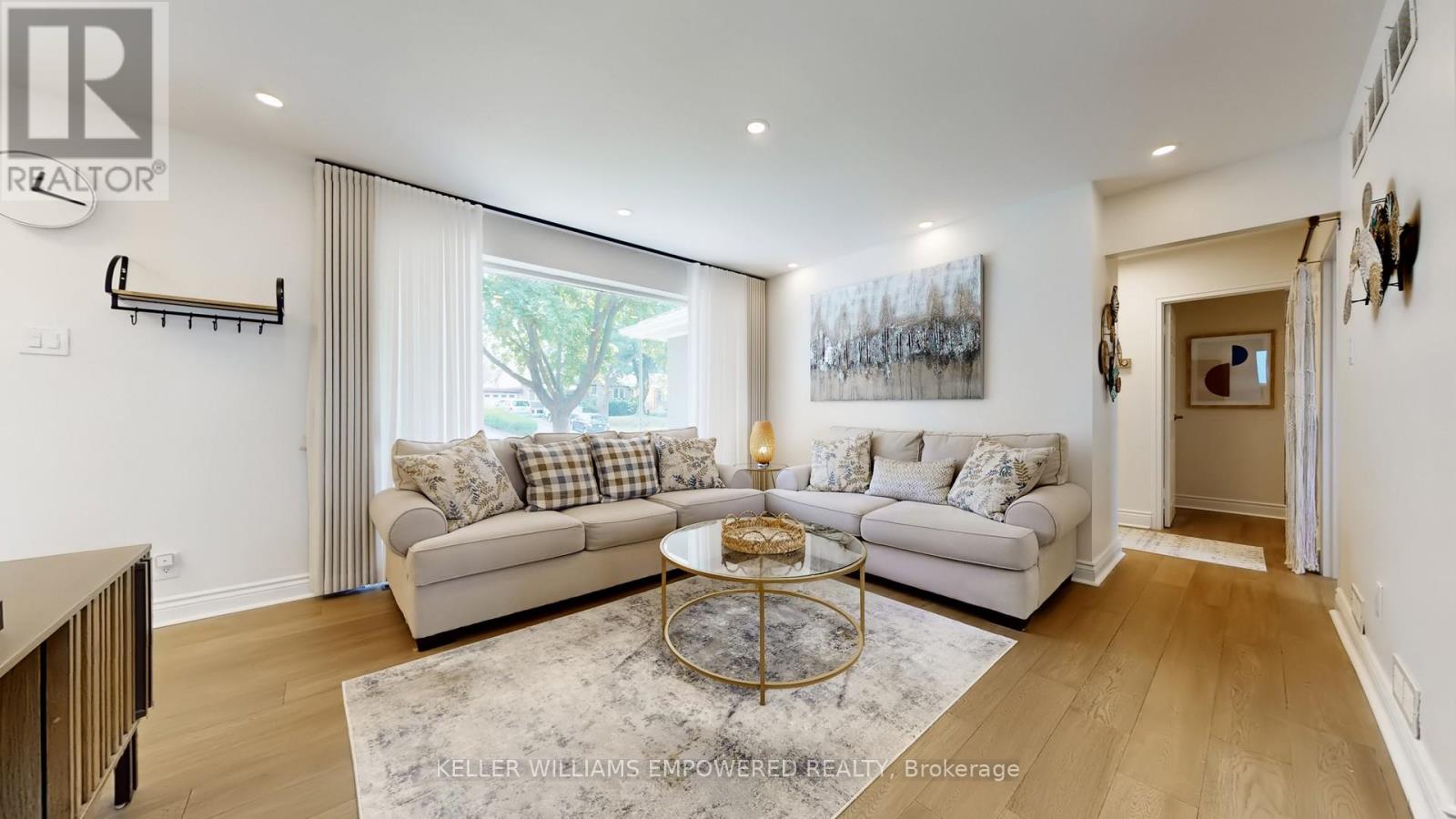 30 Paperbirch Drive, Toronto, Ontario  M3C 2E7 - Photo 3 - C12934866