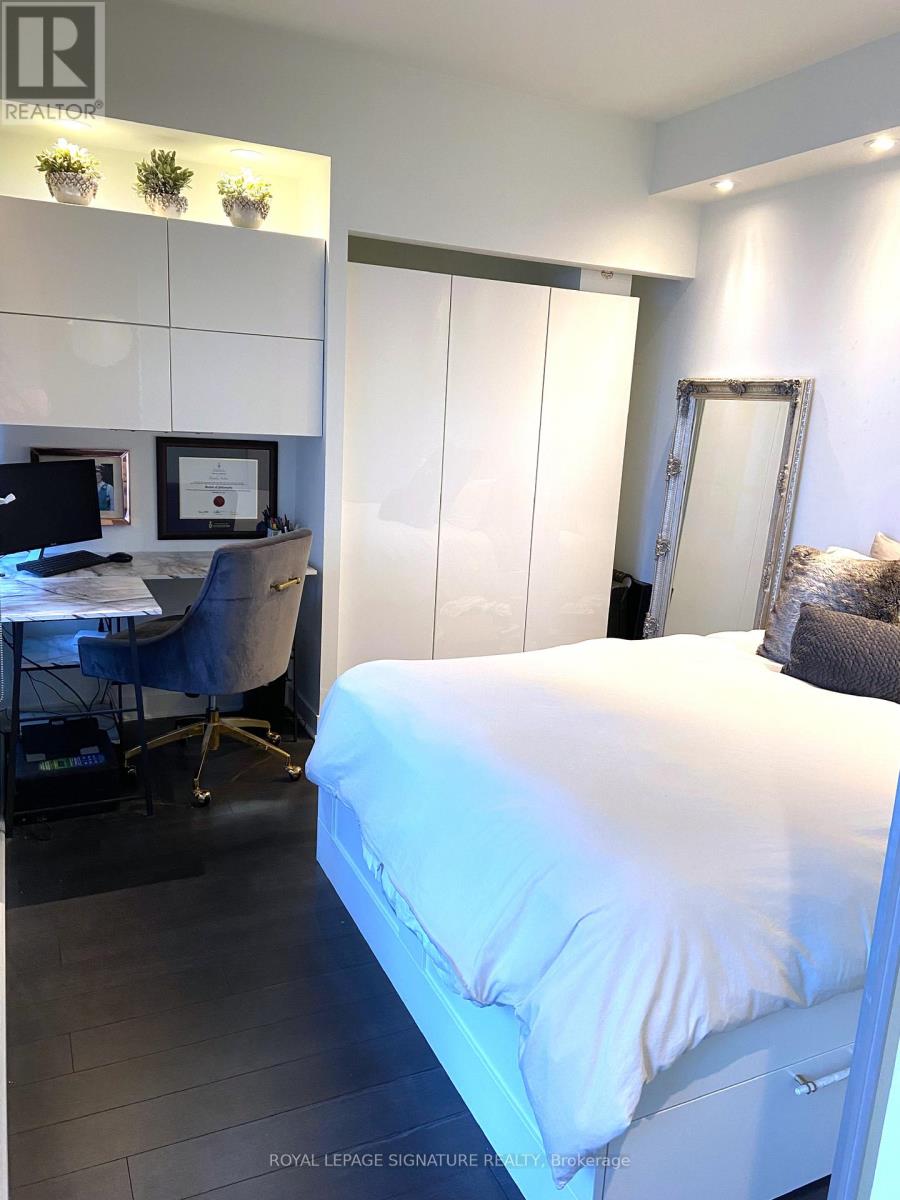 1902 - 290 Adelaide Street W, Toronto, Ontario  M5V 0P3 - Photo 14 - C12934886