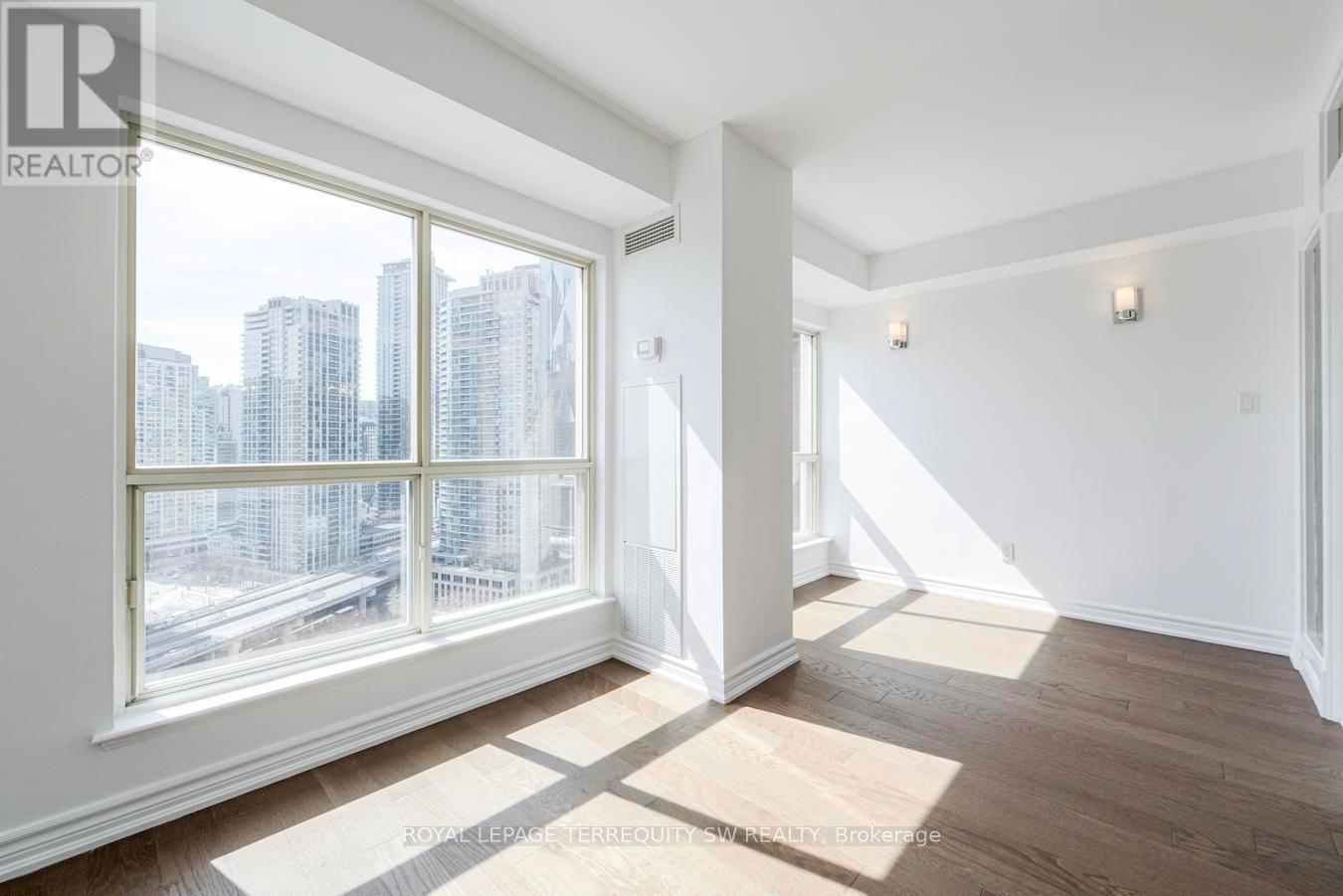 2102 - 25 The Esplanade, Toronto, Ontario  M5E 1W5 - Photo 18 - C12934930