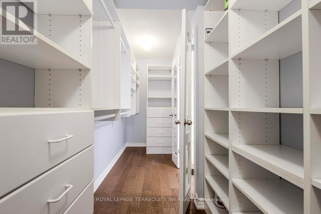 2102 - 25 The Esplanade, Toronto, Ontario  M5E 1W5 - Photo 28 - C12934930