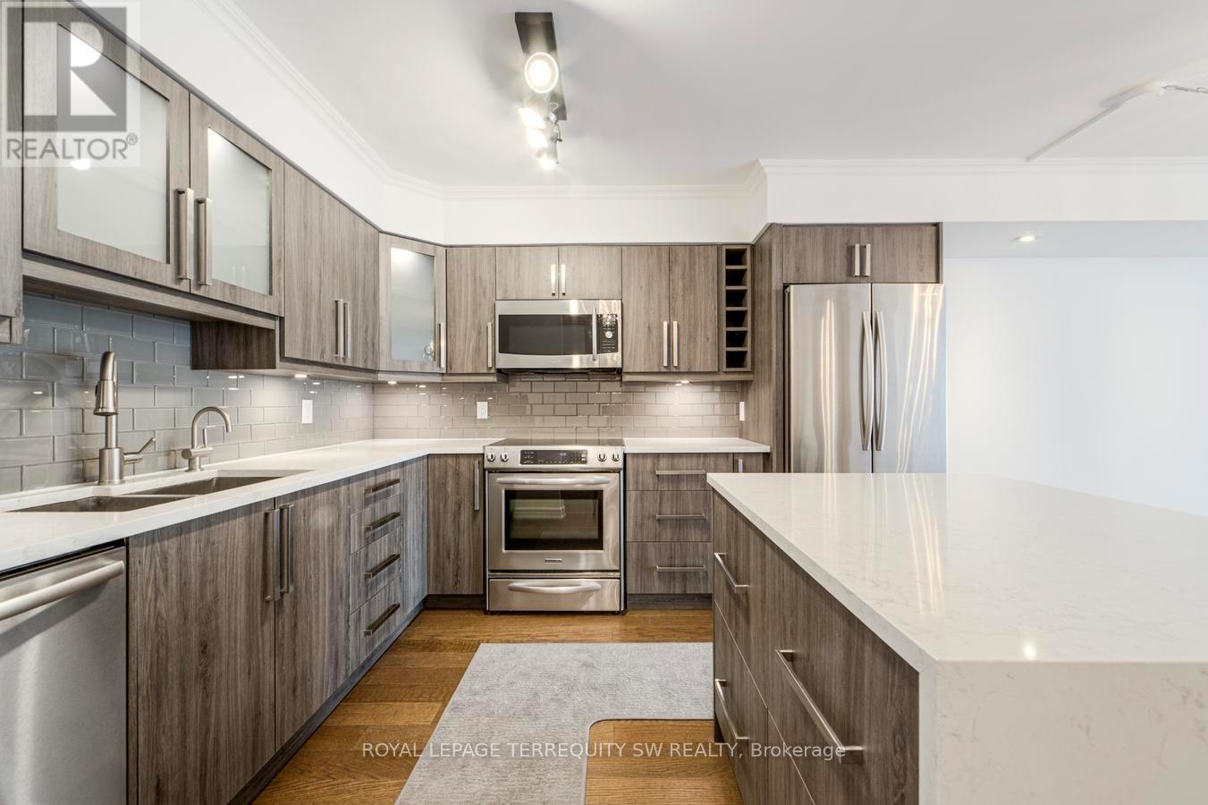 2102 - 25 The Esplanade, Toronto, Ontario  M5E 1W5 - Photo 6 - C12934930