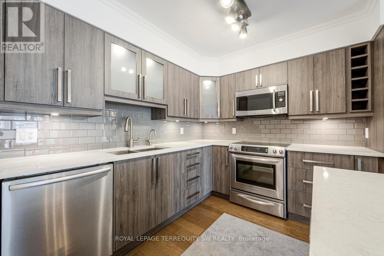 2102 - 25 The Esplanade, Toronto, Ontario  M5E 1W5 - Photo 7 - C12934930