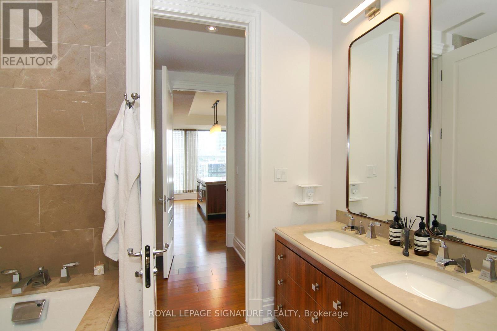 1905 - 55 Scollard Street, Toronto, Ontario  M5R 0A1 - Photo 10 - C12934948