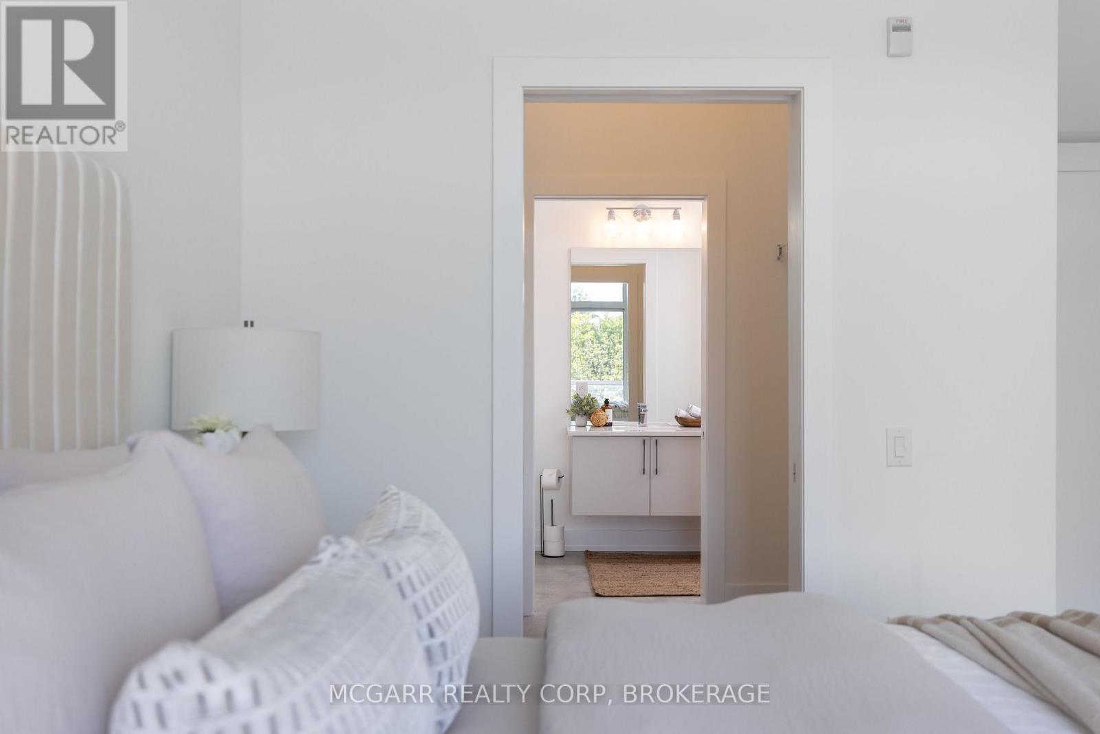 403 - 77 Yates Street, St. Catharines, Ontario  L2R 5R7 - Photo 20 - X12934456