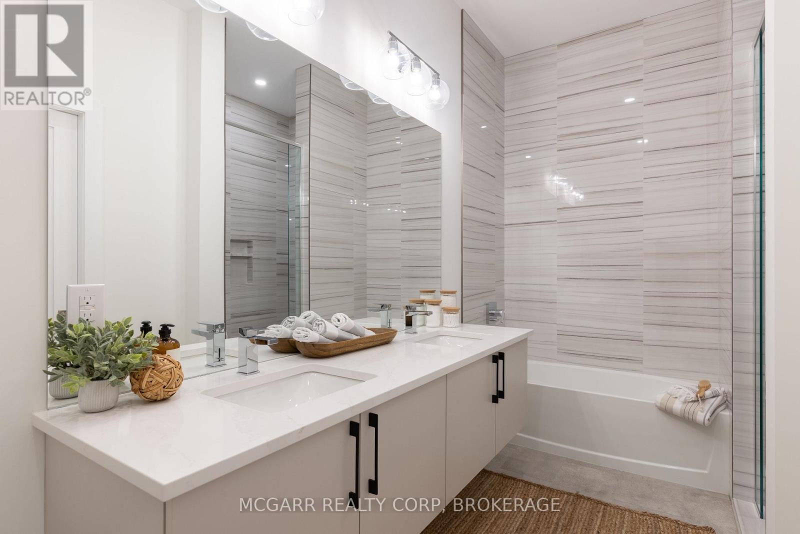 403 - 77 Yates Street, St. Catharines, Ontario  L2R 5R7 - Photo 22 - X12934456