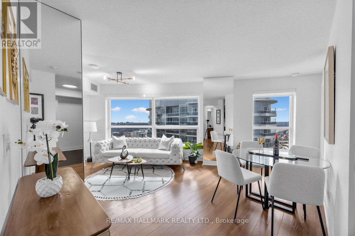 3918 - 135 Village Green Square, Toronto, Ontario  M1S 0G4 - Photo 2 - E12934732