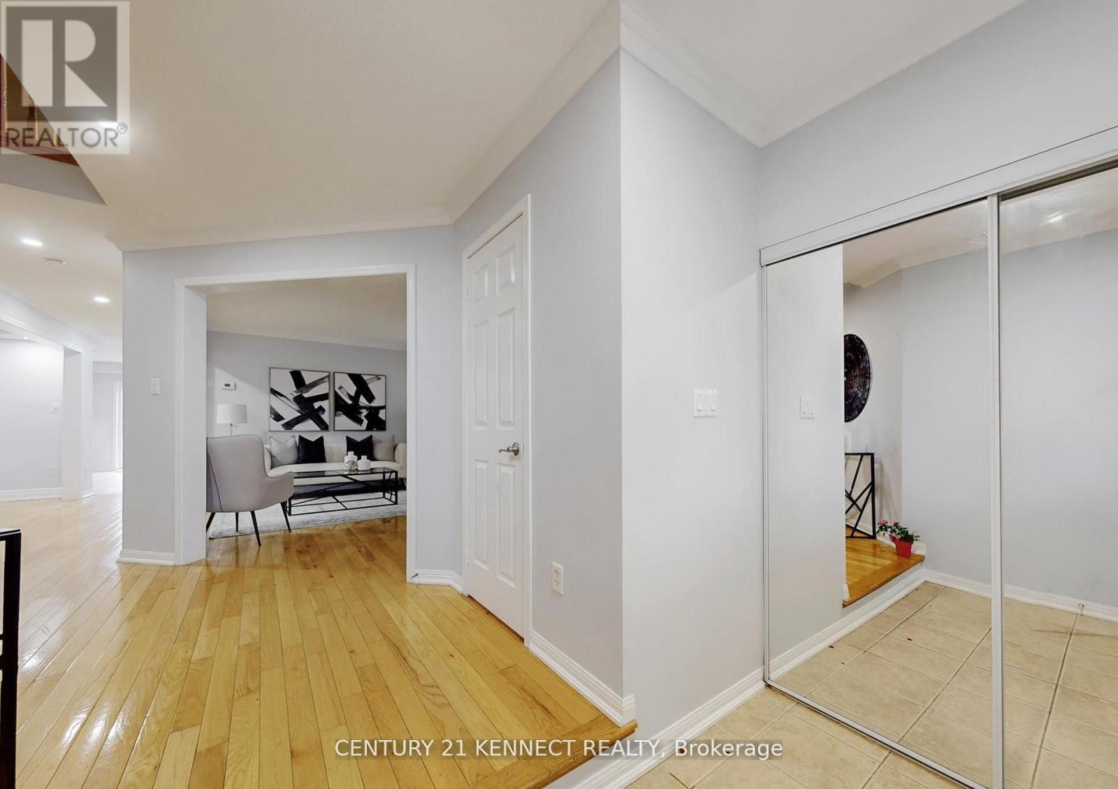 134 Medland Avenue, Whitby, Ontario  L1P 1W7 - Photo 4 - E12934772