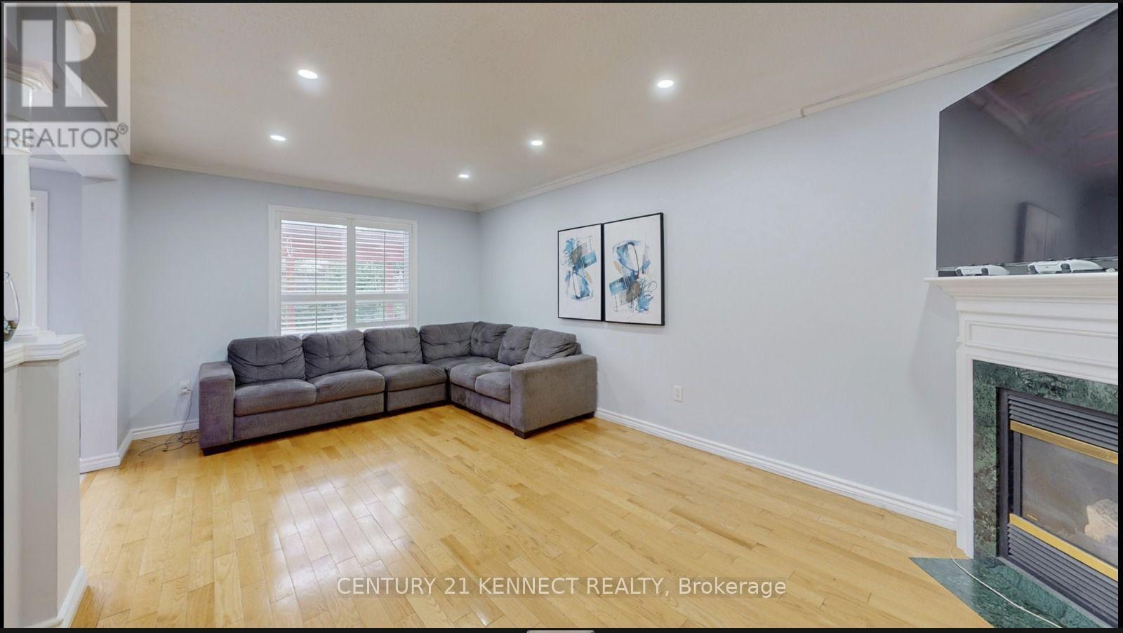 134 Medland Avenue, Whitby, Ontario  L1P 1W7 - Photo 6 - E12934772