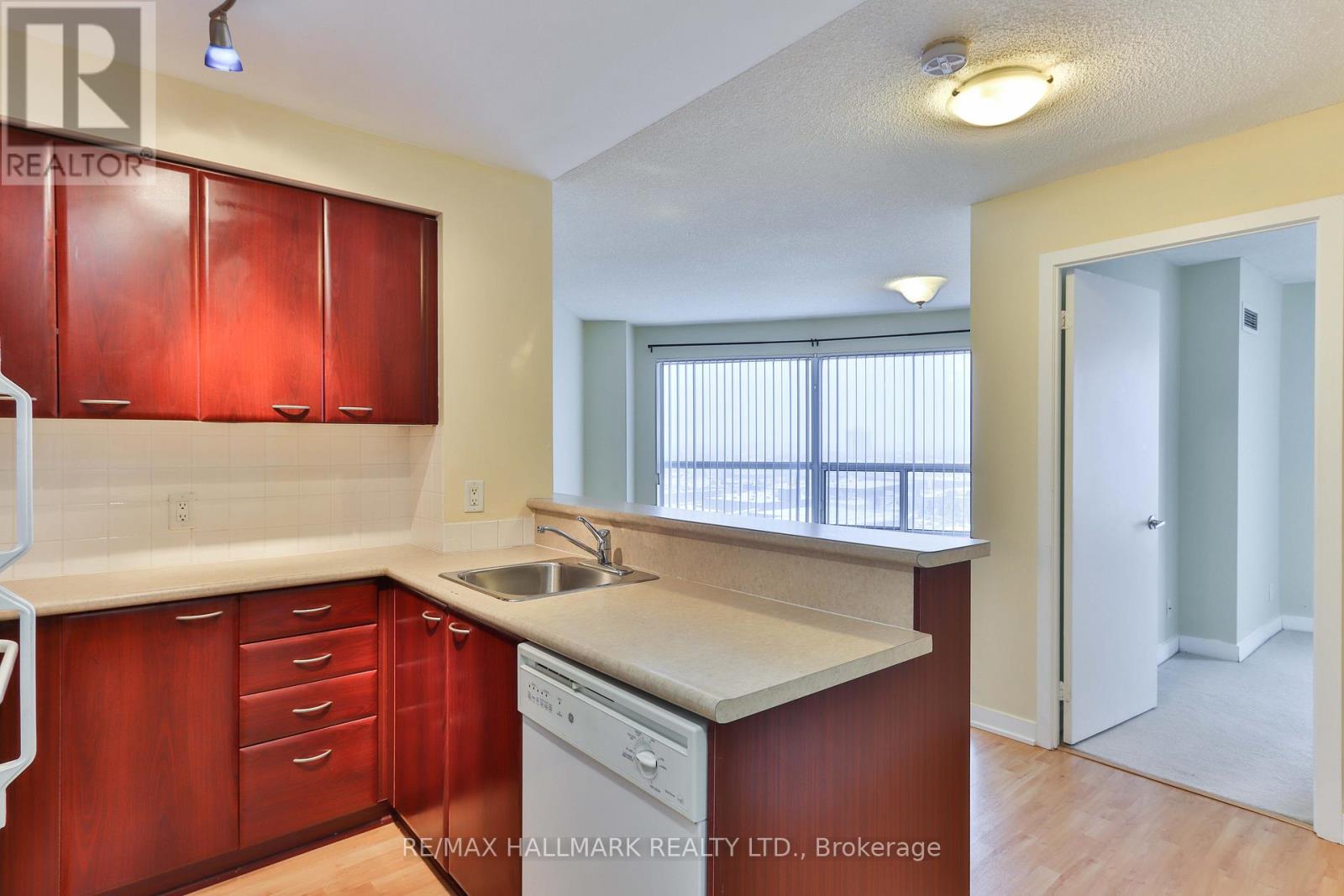1612 - 36 Lee Centre Drive, Toronto, Ontario  M1H 3J1 - Photo 6 - E12934974