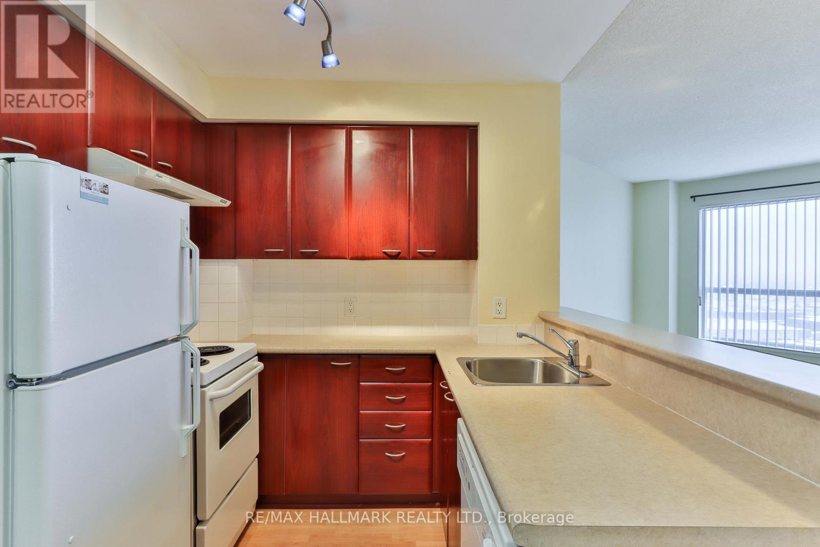 1612 - 36 Lee Centre Drive, Toronto, Ontario  M1H 3J1 - Photo 7 - E12934974