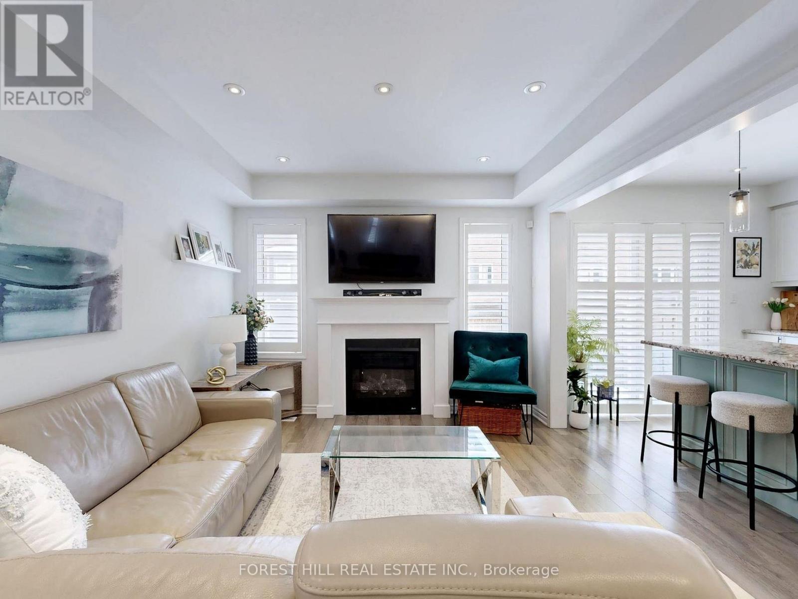 55 Stocks Lane, Aurora, Ontario  L3X 1V9 - Photo 2 - N12934726