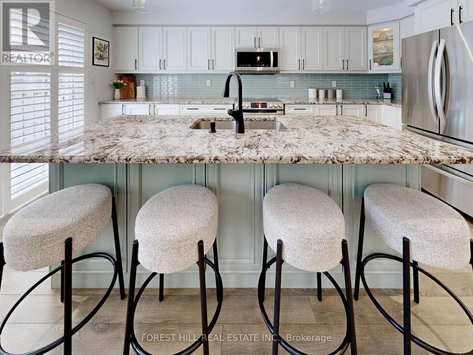 55 Stocks Lane, Aurora, Ontario  L3X 1V9 - Photo 8 - N12934726