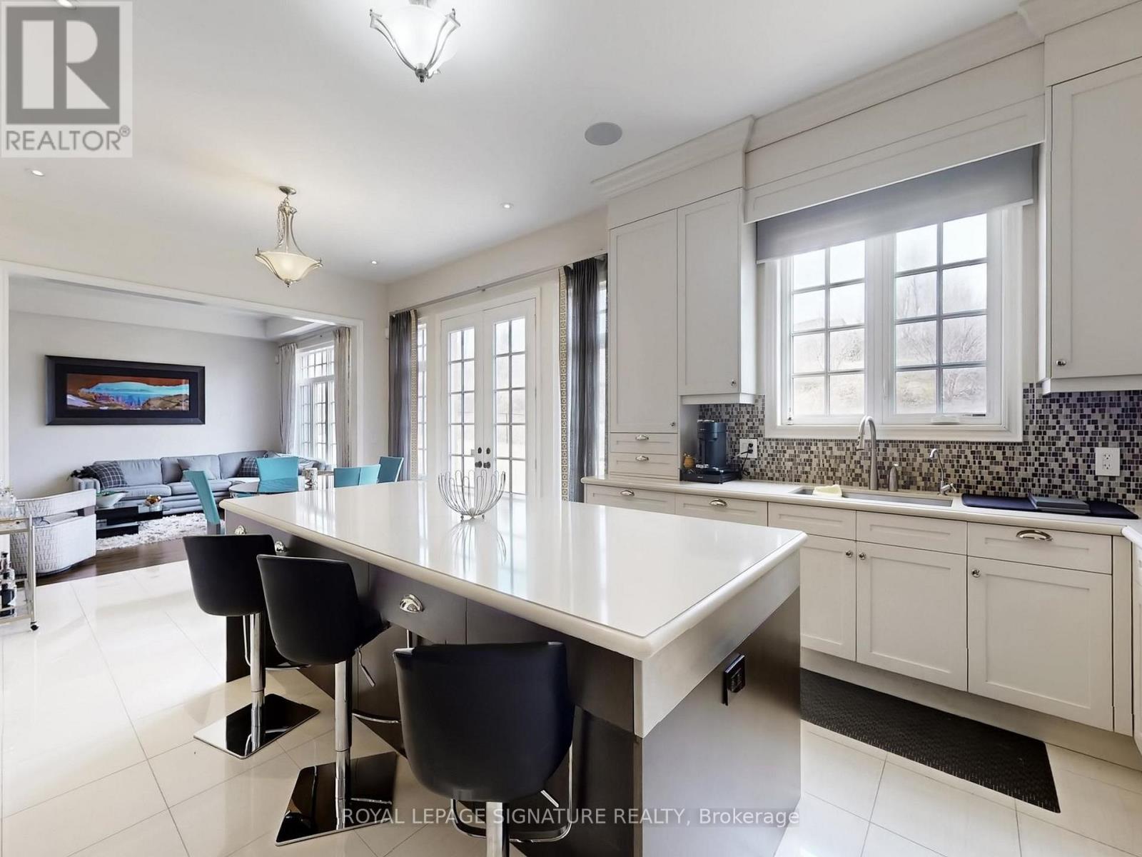 35 Annsleywood Court, Vaughan, Ontario  L4H 3N5 - Photo 10 - N12934892