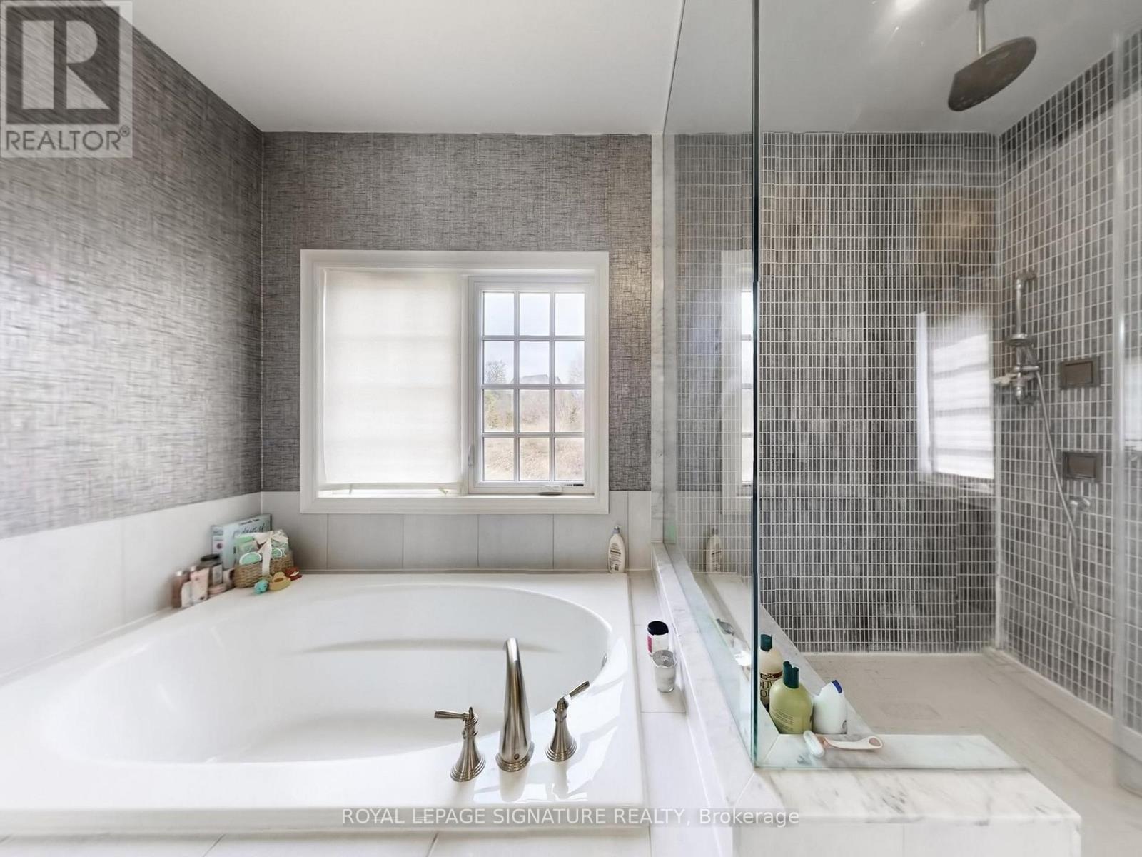 35 Annsleywood Court, Vaughan, Ontario  L4H 3N5 - Photo 28 - N12934892