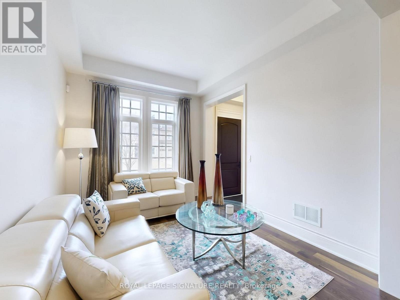 35 Annsleywood Court, Vaughan, Ontario  L4H 3N5 - Photo 4 - N12934892