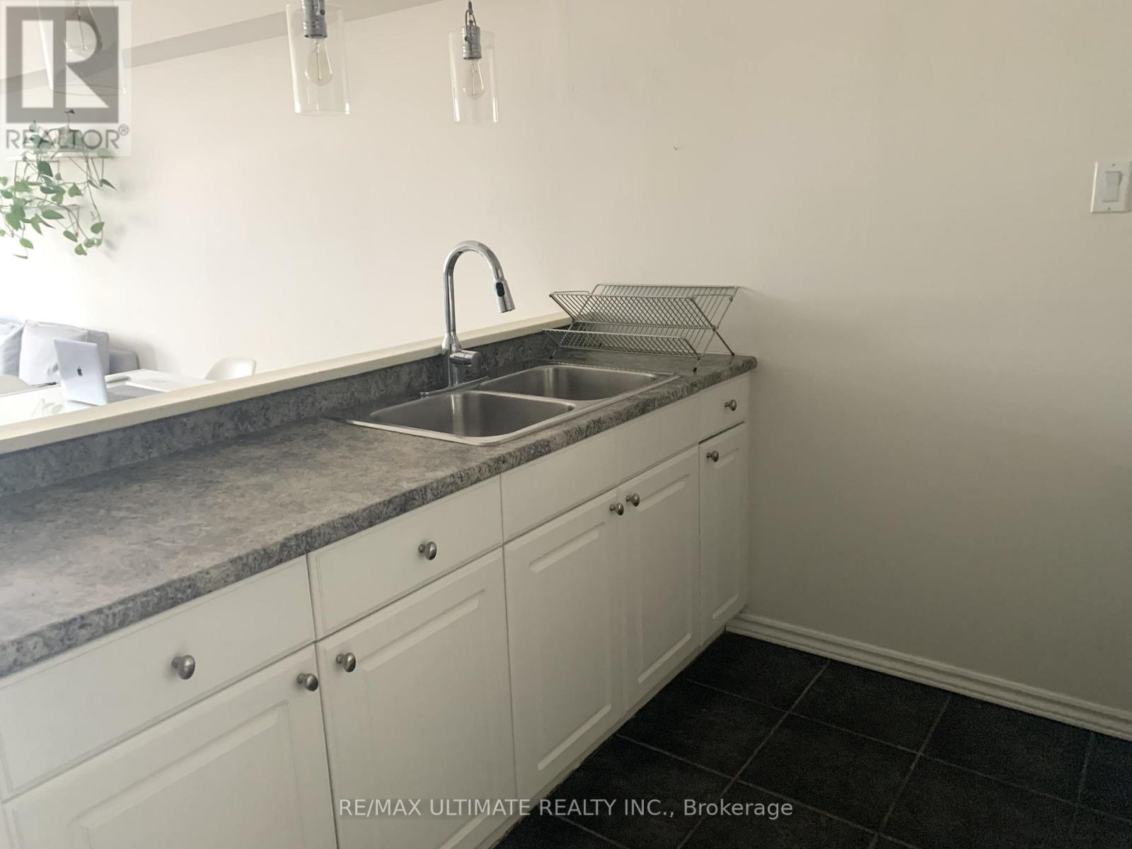 817 - 80 Saint Patrick Street, Toronto (Kensington-Chinatown), Ontario  M5T 2X6 - Photo 5 - C12934460